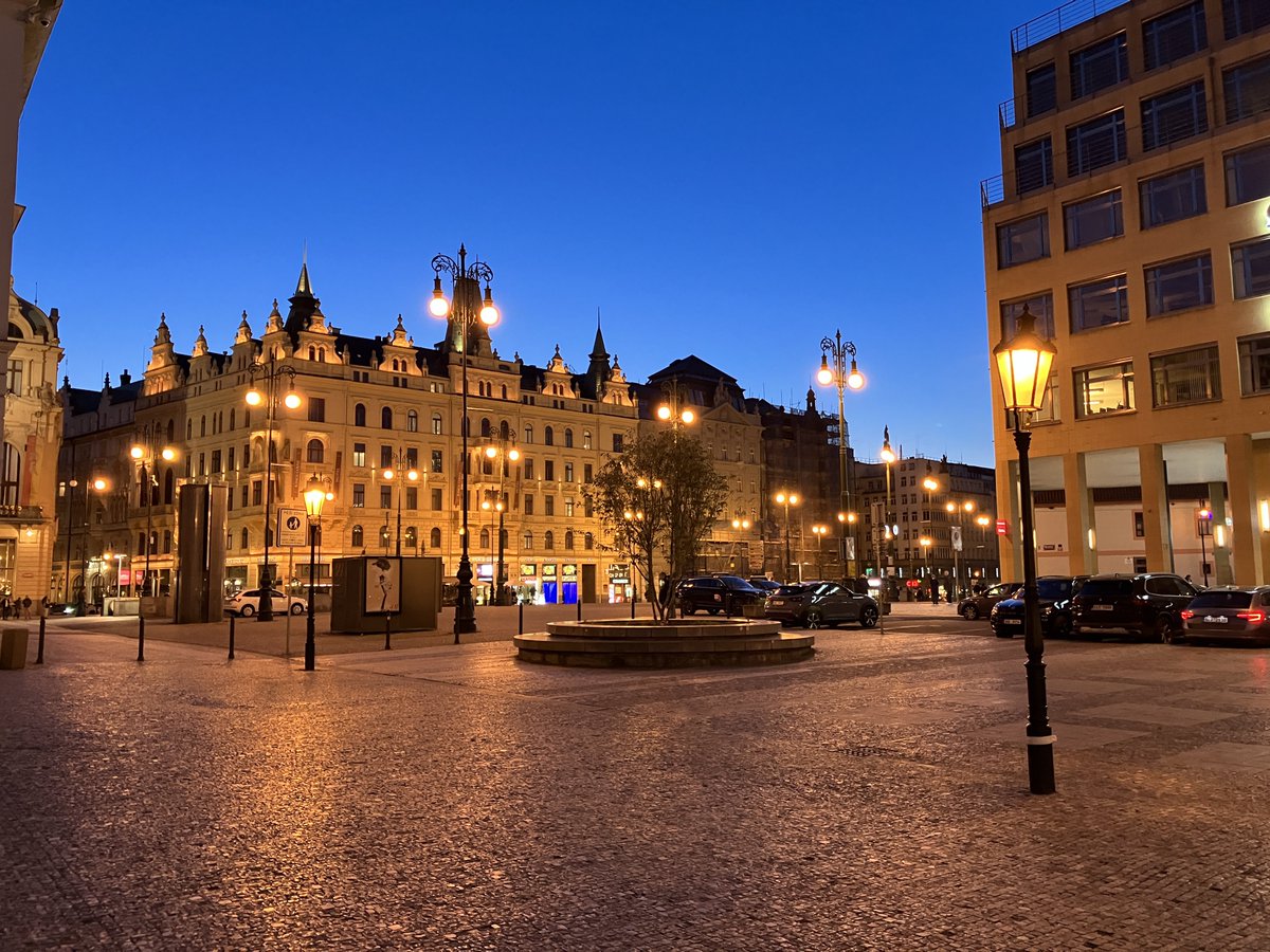 followingtides's tweet photo. Beautiful city ..Prague 😍 https://t.co/6wd7Pl9Y3h