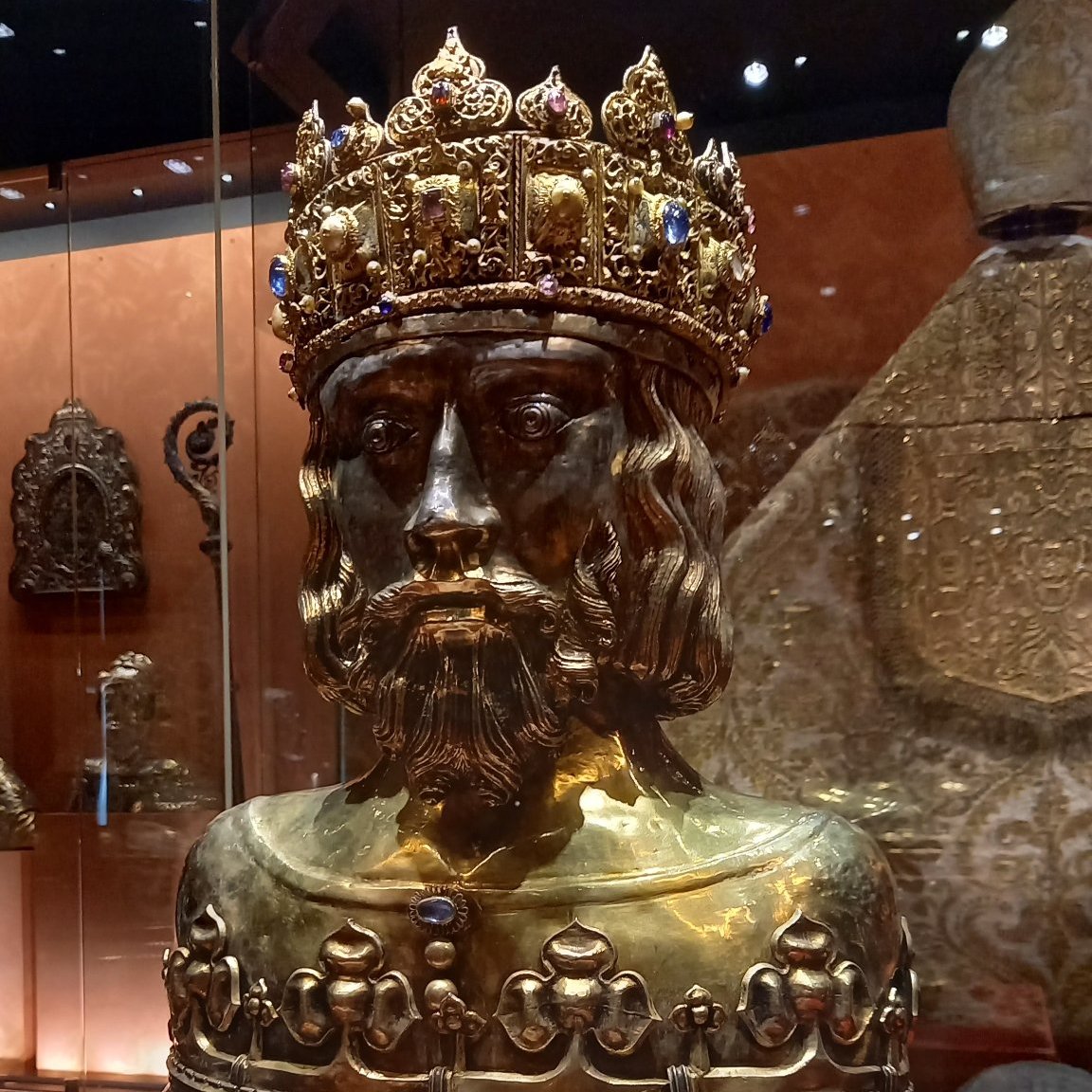 In the event of the restoration of the monarchy in Poland, the King's Crown may become the 'Crown-Diadem of Płock'. An original artifact of Prince Konrad of Mazovia from the 13th century. Unique in Europe. ⚔️🇵🇱👑🛡️