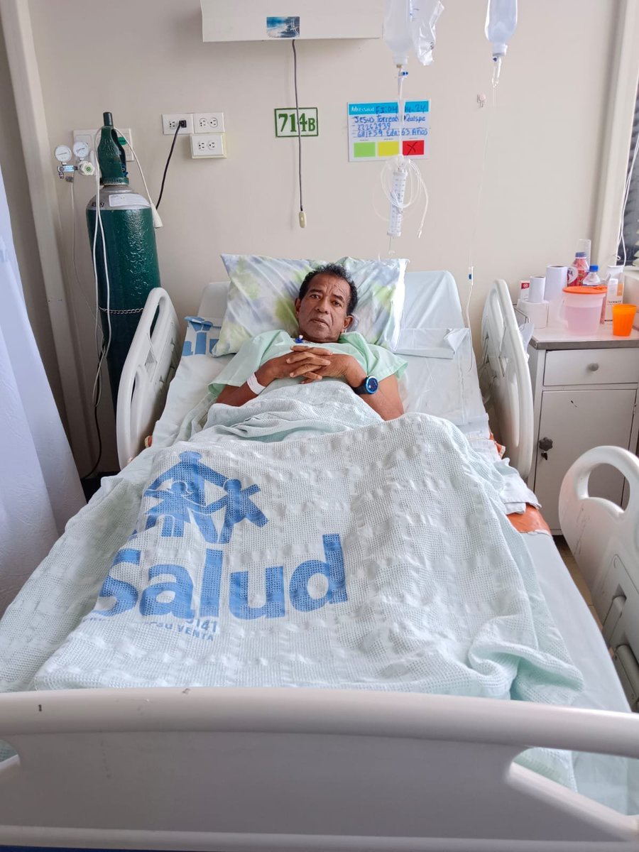 Jesús Torrealva, exjugador de <a href="/Universitario/">Universitario</a>, internado en el Hospital Nacional Carlos Alberto de Arequipa. “Pido a ayuda  mis amigos del fútbol y a la dirigencia de  la 'U',  no me olviden.  Van a operarme el 26 abril y   necesito para los gastos de medicinas y  la operación”.