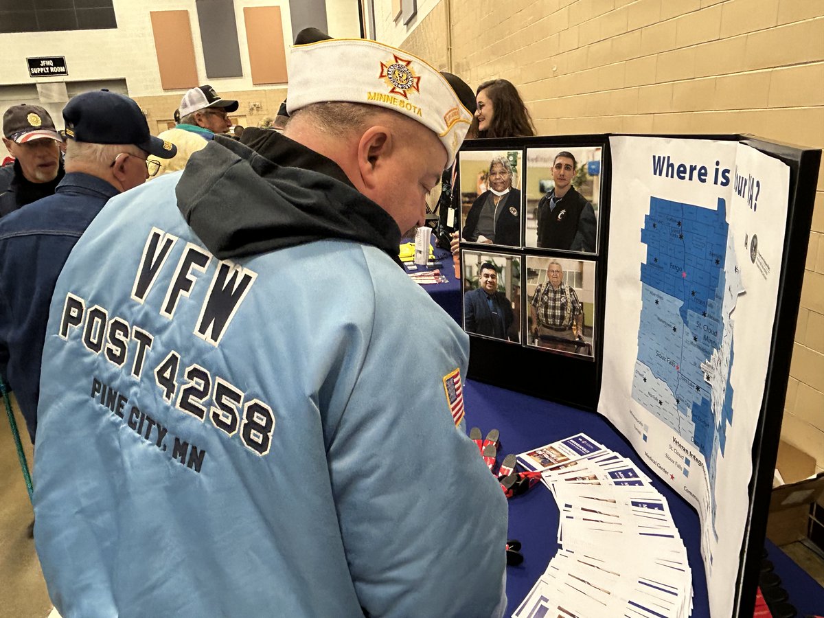 Our outreach team met with nearly 800 Veterans during Veterans Day on the Hill on Wed. in St. Paul, presented by @davofmn. Event speaker, @AmericanLegion National Commander Daniel J Seehafer, visited as our team shared info about the PACT Act, enrollment and suicide prevention.