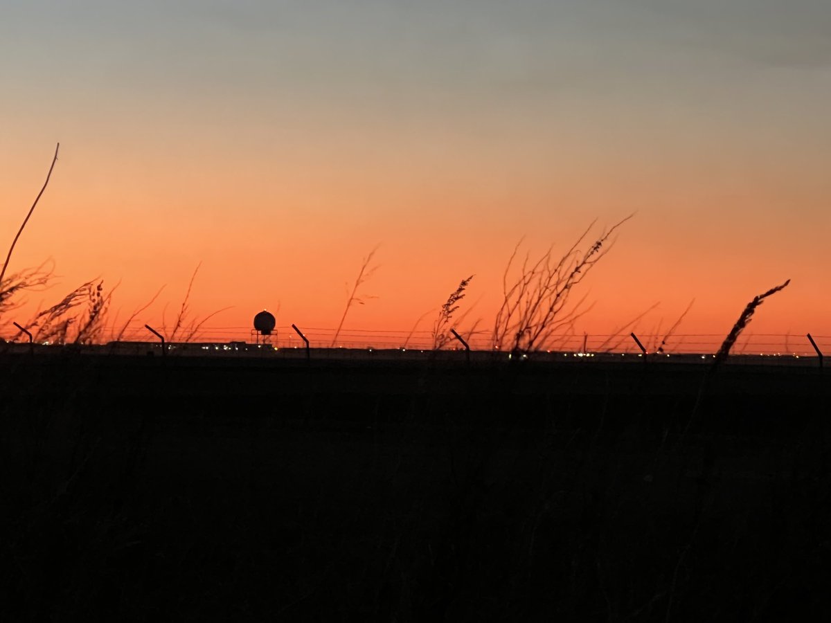 Saskatchewan sunsets are legendary. ❤️🇨🇦