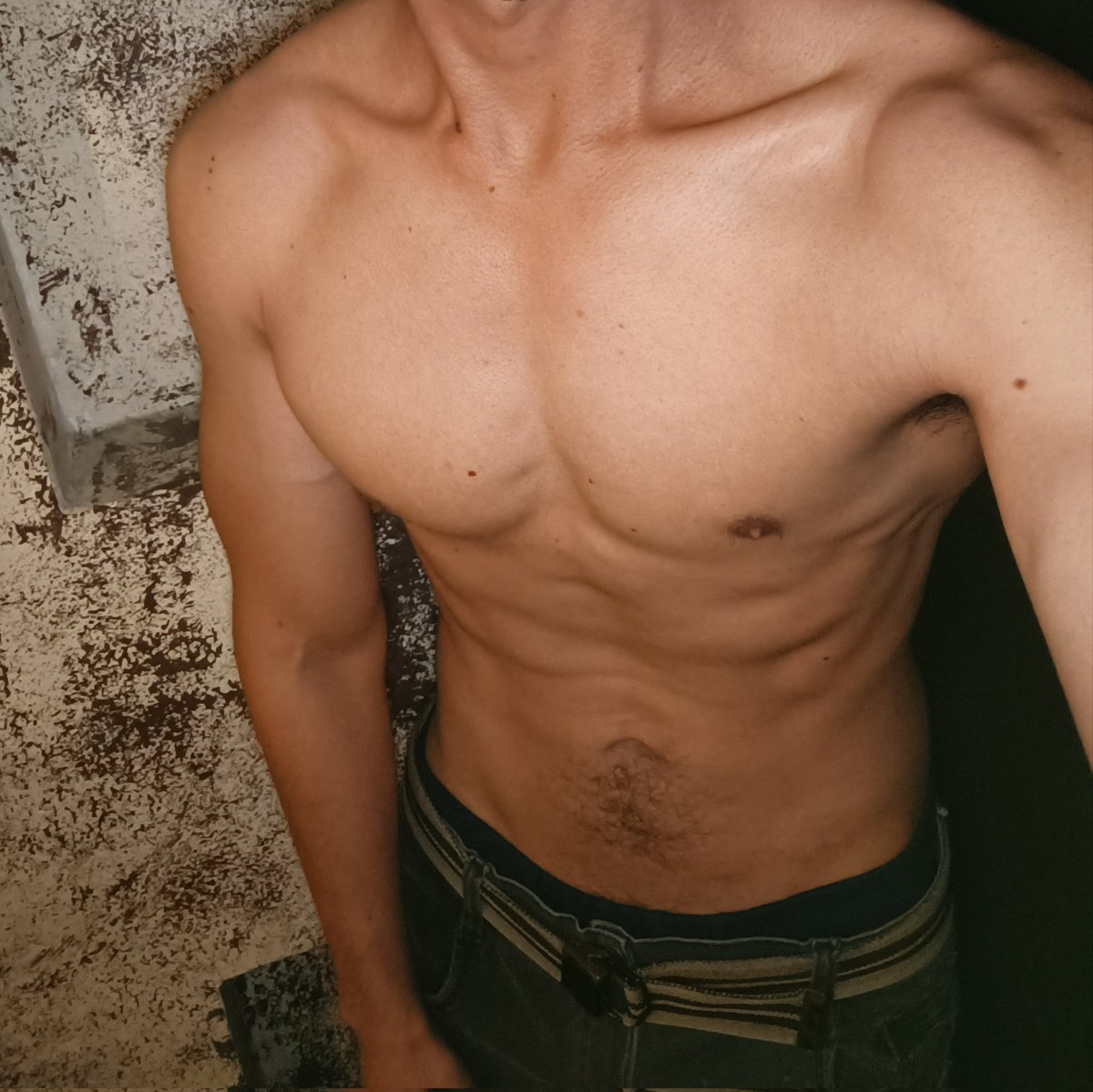 CharlieFriend95's tweet photo. #NuevaFotoDePerfil https://t.co/GFJf3L6NNO