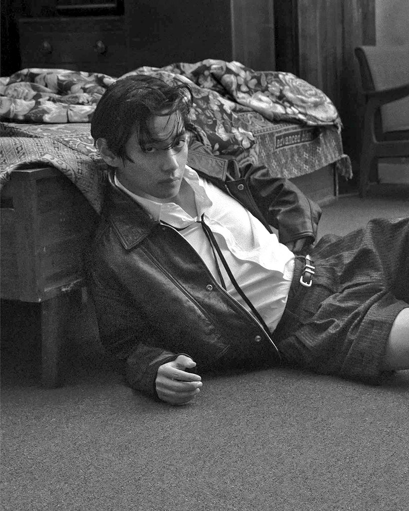 nsmrikiw's tweet image. I love being                but...                I miss
myself now                                           him