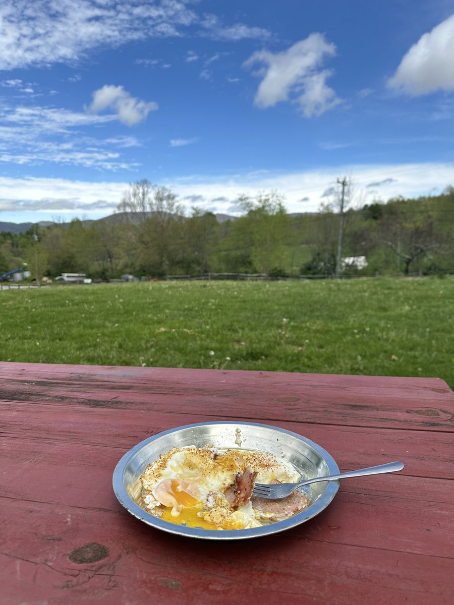 Today’s lunch view @hickorynutgap #farmlife #828isgreat