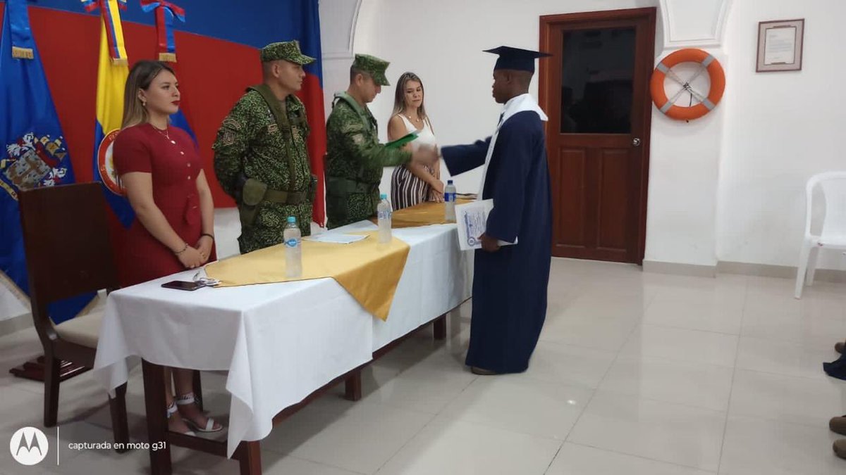 #SiempreFirmes | 31 jóvenes, #InfantesDeMarina que prestan su servicio militar, reciben su título de Bachiller. Lee más de esta historia 👉🏻 bit.ly/grado31