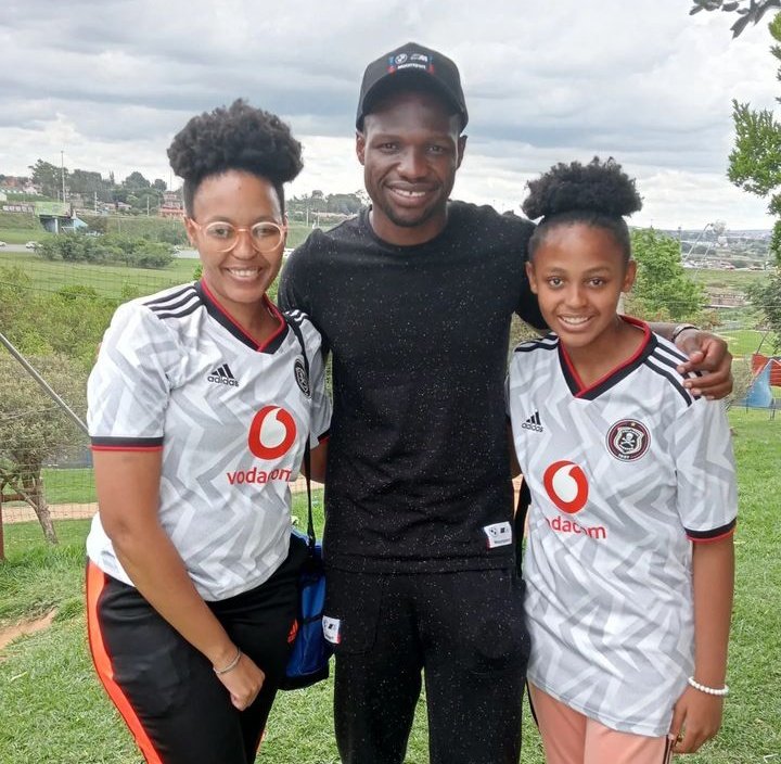 My Baby and I with the Sniper...intambo yes'gwebo...dubula magazine, he's HIM!
As'bonge Mabasa 🙌🏽... Esgodini!

☠️🖤🤍🖤☠️

#MatchDay
#OrlandoPirates
#DStvPrem 
#UpTheBucs
#OnceAlways