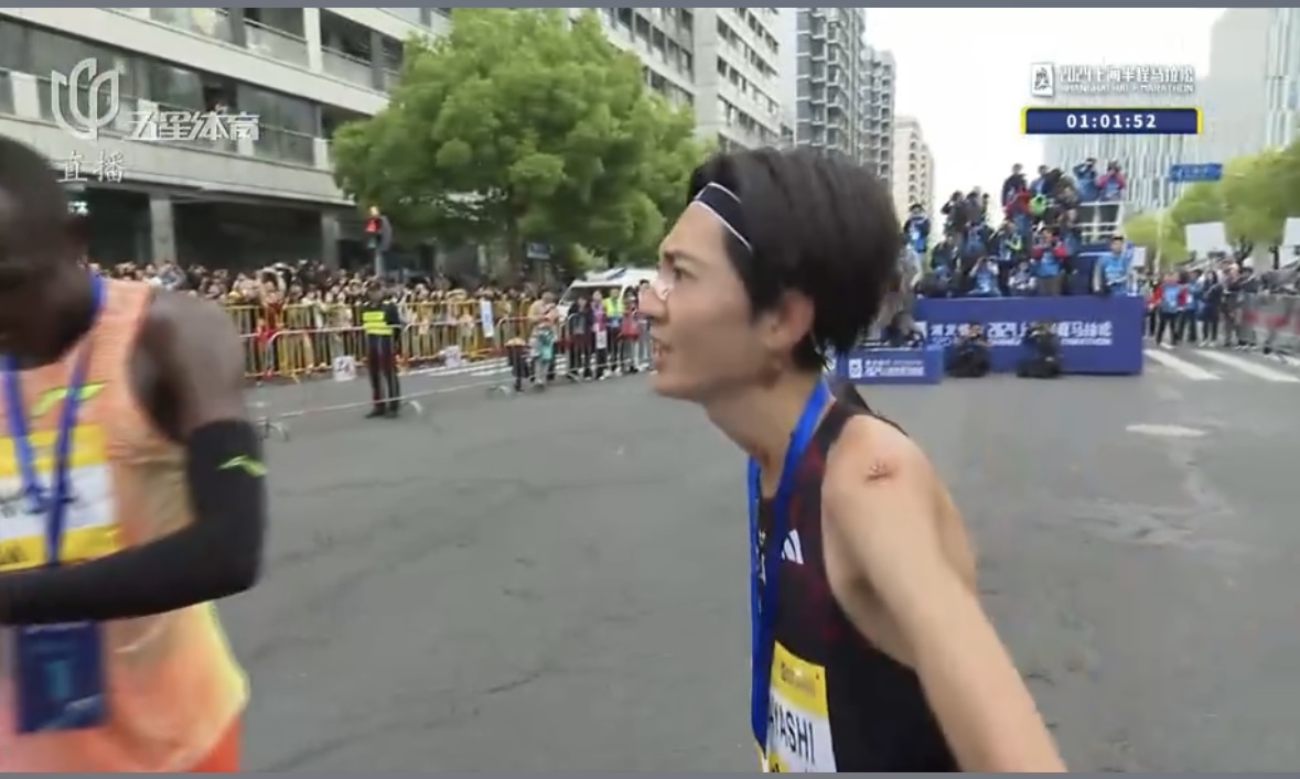 平林は5位1時間1分台あたりか。 #上海ハーフマラソン