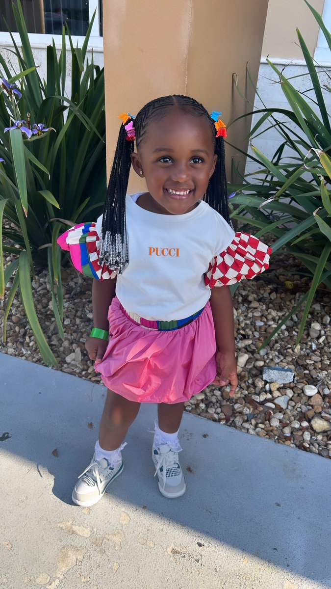 thabratt171's tweet photo. pretty in pucci 🎀💗. https://t.co/oVV7TEAwSR