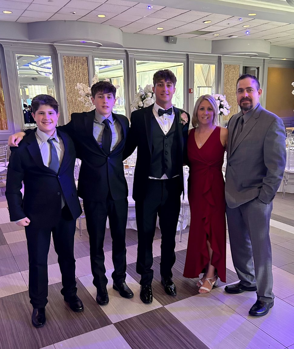 Patri_Lamberti's tweet image. My ❤️ and 🌎 in one picture! #beyondblessed