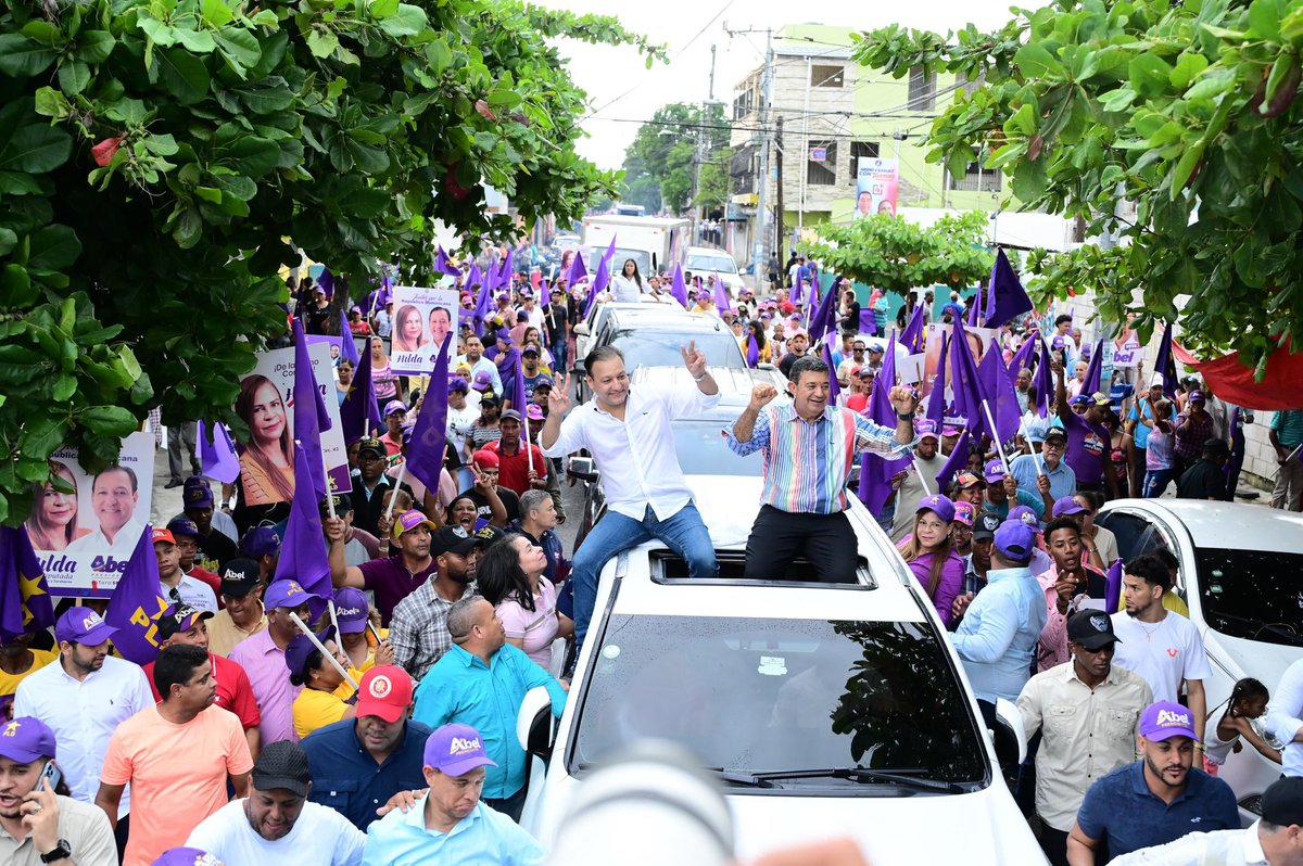 AbelMartinezD's tweet photo. ¡Estoy muy feliz por el gran cariño y el apoyo que recibo en mis recorridos por todo el país! 💜

La Vega, muchísimas gracias. Realizaremos el mejor gobierno que República Dominicana haya visto. ⭐️

#FuturoSeguro #AbelPresidente https://t.co/7zzXahABli
