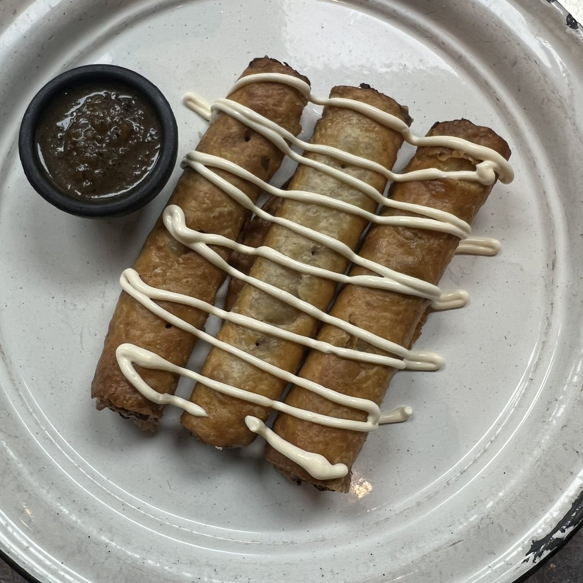 Cucharahouston's tweet photo. Tacos crujentes de jamaica!😎
Fried taquitos with hibiscus infused cream cheese and topped off with mexican cream!
#MexicoCityInHouston 
#BestCooksInTown https://t.co/wNk8iSZt7z