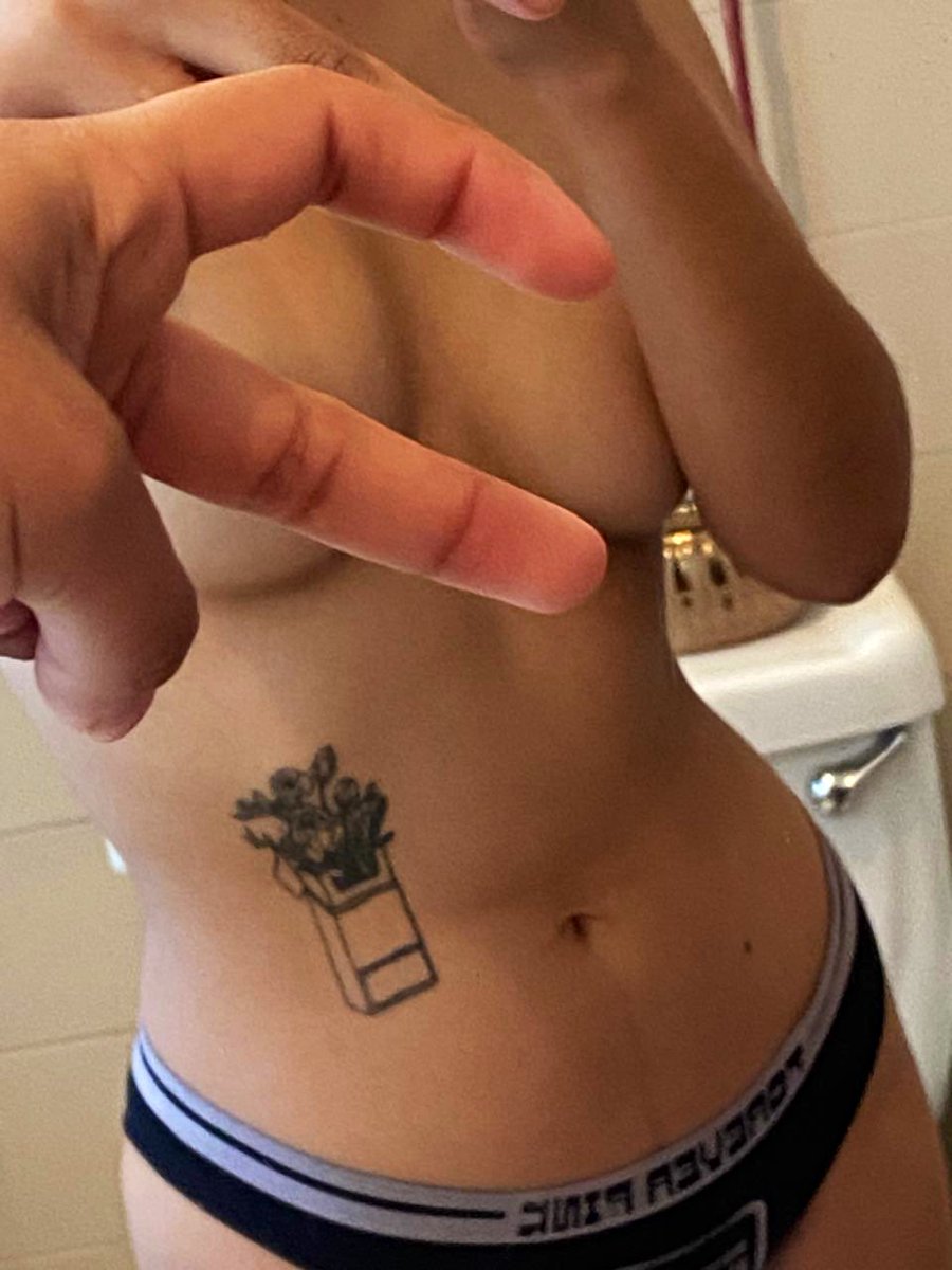 Abii_902's tweet photo. Regalito por los 1,000🥰🥰 https://t.co/ACes6GqCxf