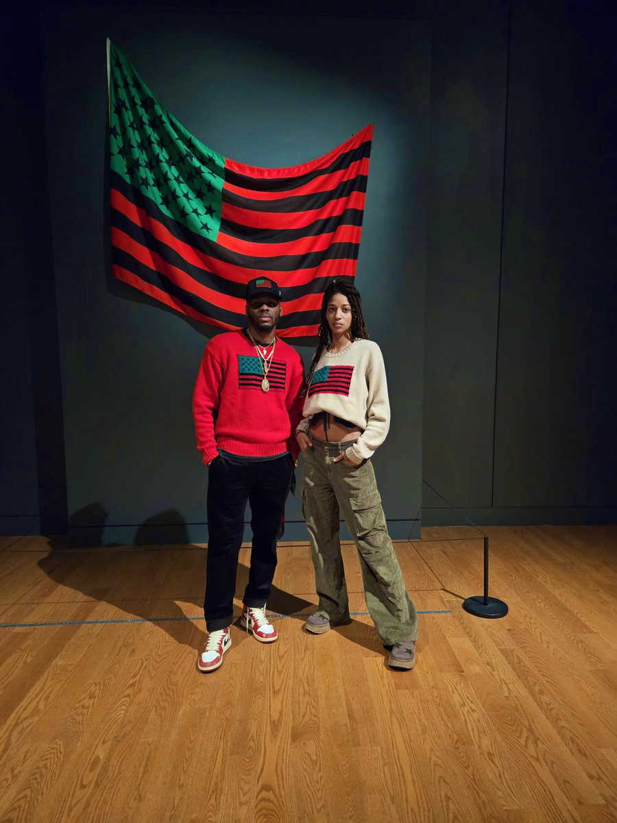 NEGROREPUBLIC's tweet photo. Black Star Power. 

David Hammons edition. Negro Americans…

National Museum of African American History. I honestly believe is should be titled American Negro tho.. 

#NegroRule
#NegroPower https://t.co/SmIibgjoFR
