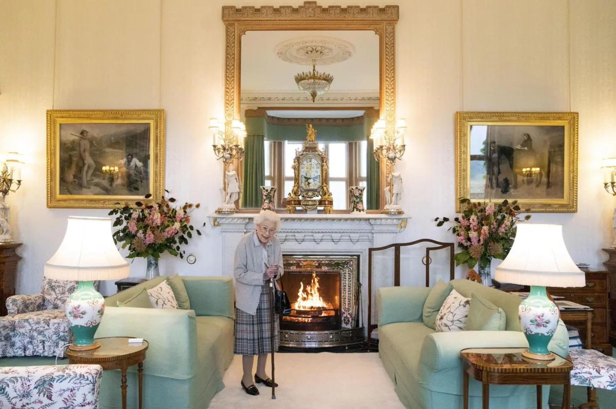 Today is the day of Our Dearly Missed Queen Elizabeth II Lilibets heavenly birthday it reminded me of this last photo of her doing her duties right till the end and look at that smile on her face Happy Birthday MA’AM thank you for your service 🎂🎂 #QueenElizabethII