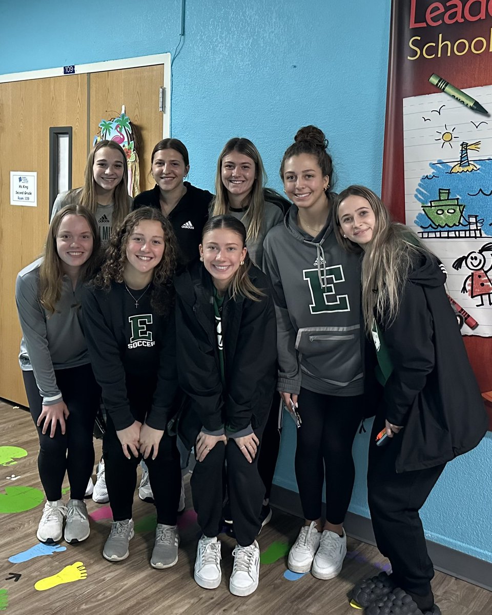 Doing good 🤝 📚 

Great opportunity for us to read to students at a local elementary school!

#EMUEagles