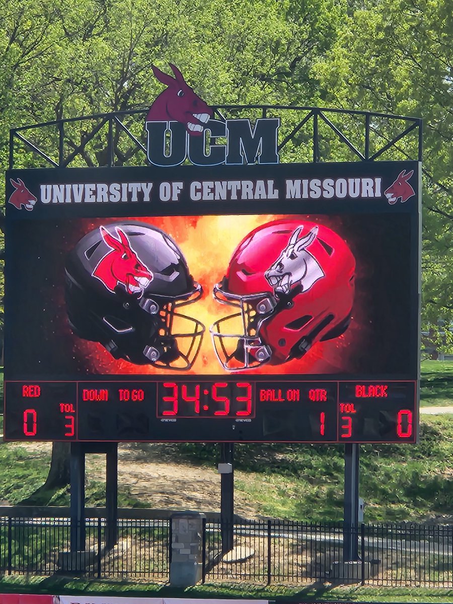 Had an amazing time at @UCMFootballTeam junior day and spring game. Really happy I was able to see the culture and the campus. Thank you to @CoachHoltzclaw, @Coach_DChambers, and @JoshLamberson for talking to me after the game. @SDAll_In @6starfootballMO @CoachReedLive @JPRockMO