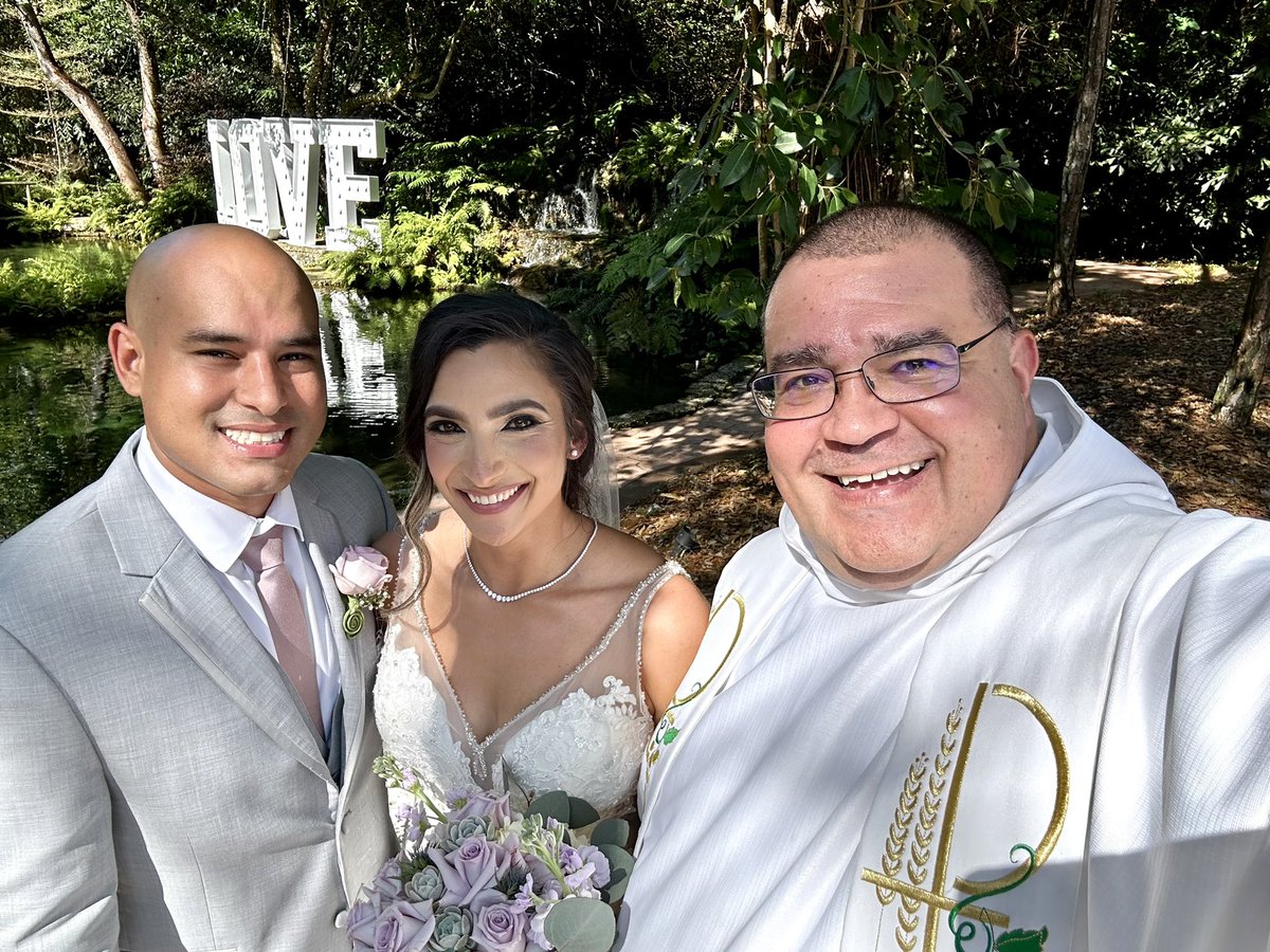 mikejcalderin's tweet photo. 04-20-24: Franklin and Lauren at The Barn 305! #perfection #greatcoupletowed #dynamicduo #TheLeadingCauseOfMarriage #mjcalderincap #michaeljcalderin #VowMaster #bestweddingofficiants #weddingchaplain #firefamily #leofamily https://t.co/zzWzq9I5Oi