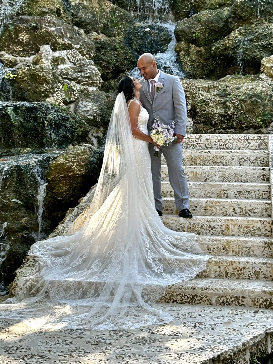 mikejcalderin's tweet photo. 04-20-24: Franklin and Lauren at The Barn 305! #perfection #greatcoupletowed #dynamicduo #TheLeadingCauseOfMarriage #mjcalderincap #michaeljcalderin #VowMaster #bestweddingofficiants #weddingchaplain #firefamily #leofamily https://t.co/zzWzq9I5Oi