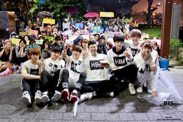 the1nonly_jk's tweet photo. Hybe bisa sebesar sekarang itu karena hasil kerja keras Bangtan dan ARMY, perjuangan BTS dari jaman jamet²nya mereka, blood sweet and tearsnya army BTS,dan seenaknya media siaran di Korea mendiskreditkan hasil kerja keras Bangtan
Fuck you @MBC_entertain 
BTS MADE HYBE https://t.co/5wXEfJnSKI