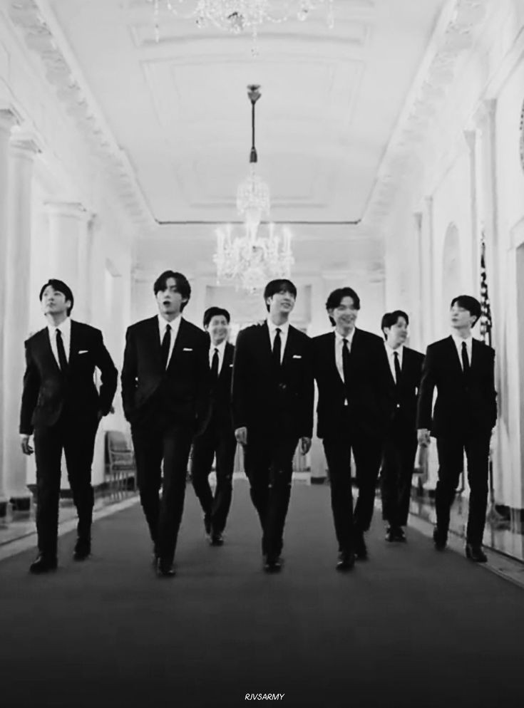 the1nonly_jk's tweet photo. Hybe bisa sebesar sekarang itu karena hasil kerja keras Bangtan dan ARMY, perjuangan BTS dari jaman jamet²nya mereka, blood sweet and tearsnya army BTS,dan seenaknya media siaran di Korea mendiskreditkan hasil kerja keras Bangtan
Fuck you @MBC_entertain 
BTS MADE HYBE https://t.co/5wXEfJnSKI