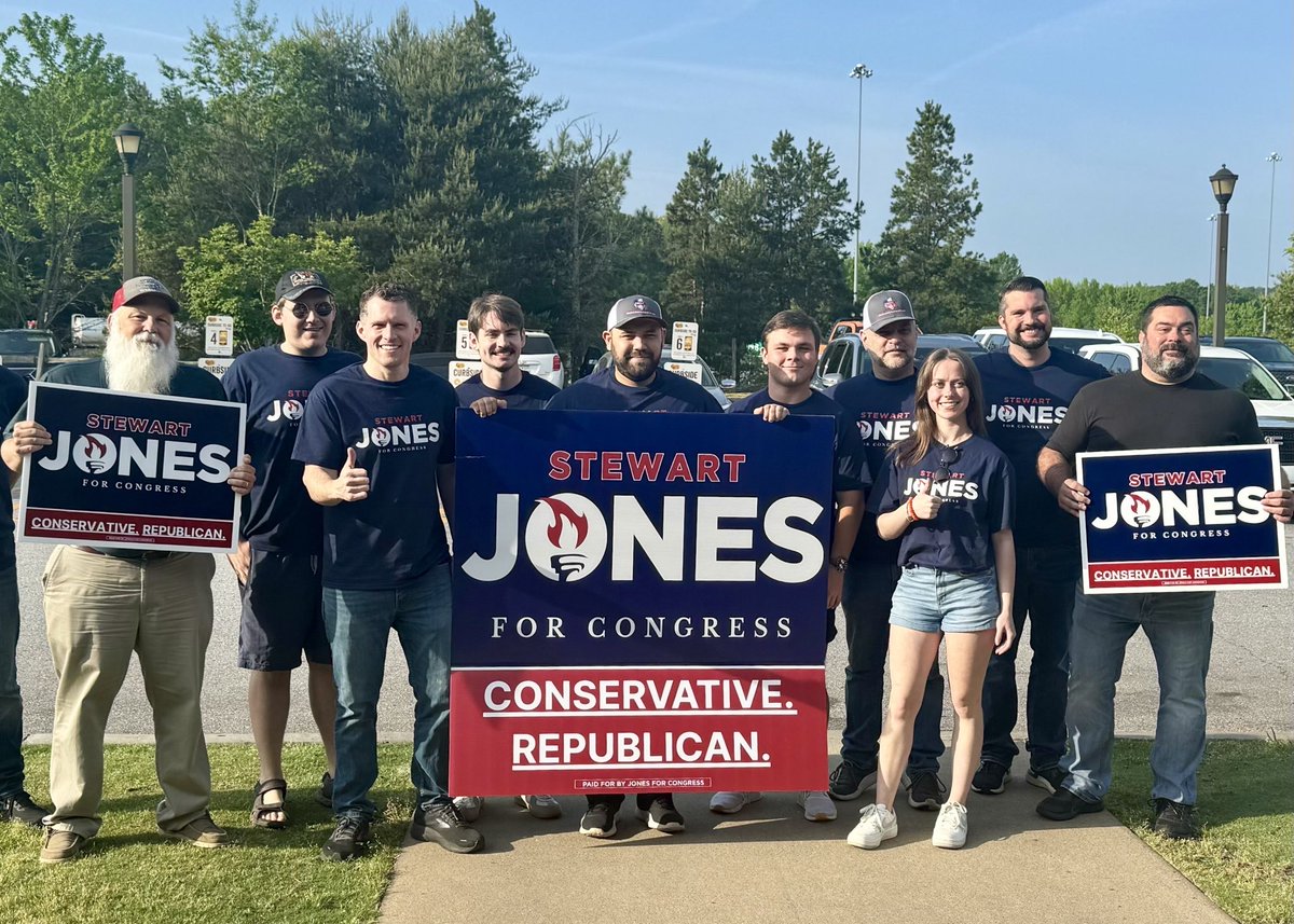 A very successful day of doorknocking for the CONSERVATIVE CHOICE in SC's 3rd Congressional District, Stewart Jones (@jones4liberty)!

Our country has a severe lack of conservative fighters representing us. Now is the time to fix that! 🇺🇸

votestewartjones.com/get-involved/