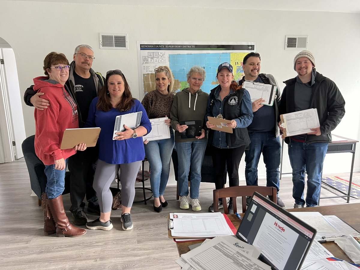 RyanVaz32's tweet photo. Kenosha county is ready to win! A strong turnout by @GOPKenosha for Signing Saturday!!

@WisGOP 
#BeatBiden #Commit2Win https://t.co/VqVtULDUcH