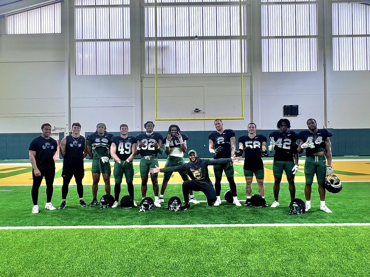 You better be willing to do unique things in order to expect unique results. - Mike Tomlin That’s a wrap for spring ball 2024. Proud of these young men and the work they have put in this spring. #SicEm #BackerMafiaFamily