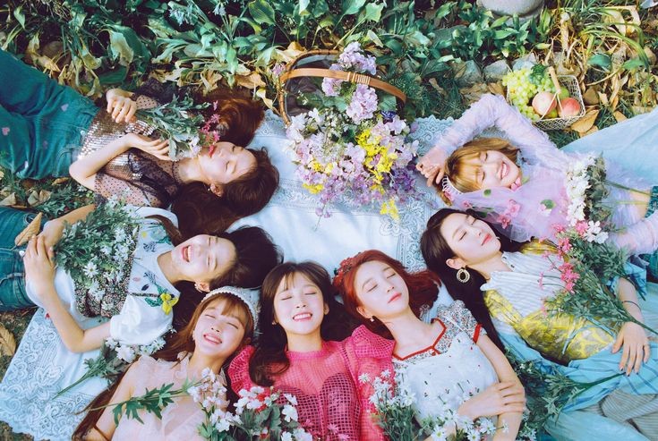fun fact: i listen to oh my girl since their debut until now, and i'm glad for that. thank you my fairy girls, happy 9th anniversary

#오마이걸과_함께한_9년은_기적이었어케팝기강은이미잡은옴걸이니까 #OMG9thAnniversary
