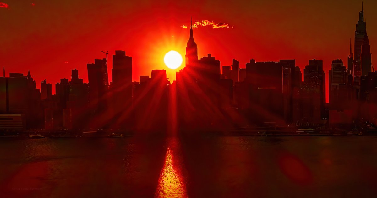 Fiery starburst #sunset and city silhouette tonight in #NYC. #NewYork #NewYorkCity