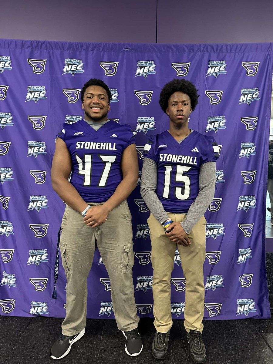MikeGurley_11's tweet photo. Had a good junior day/spring game @StonehillFB today. Excited to get back for camp season! @_CoachSalera @CoachDGallagher @CoachEliGardner @Coach_KJones @CoachKG5 @MALorick15 https://t.co/Um1UsUgyeS
