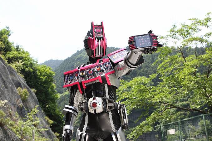 ハンドレッド3人がダークライダーになる　レジェンドが強化フォームになる
これディケイドのコンプリートフォーム誕生回のオマージュじゃん！
 #nitiasa