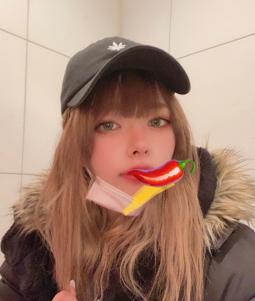 i8u______'s tweet photo. 今ウルフ継続中なんだけど彼氏のためにロングにしてた時のが心も可愛かったしなんならウルフのが手入れめんどい上に男ウケ悪くてしね https://t.co/mIjq2Hdm4R