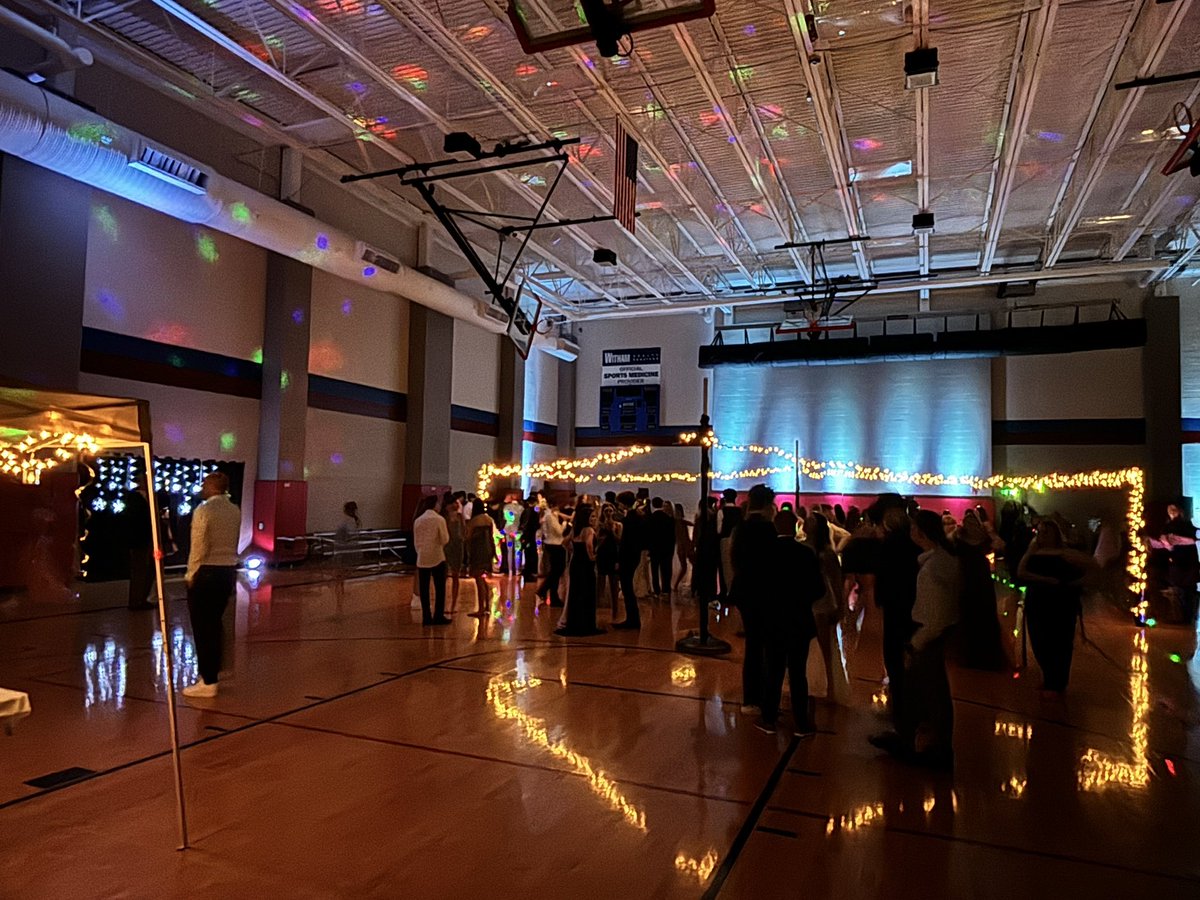 Our 7th & 8th graders are dressed to impressed tonight for their “Night in Paris” at the Junior High Dance! Thank you to our staff & parents/guardians that help organize the event!