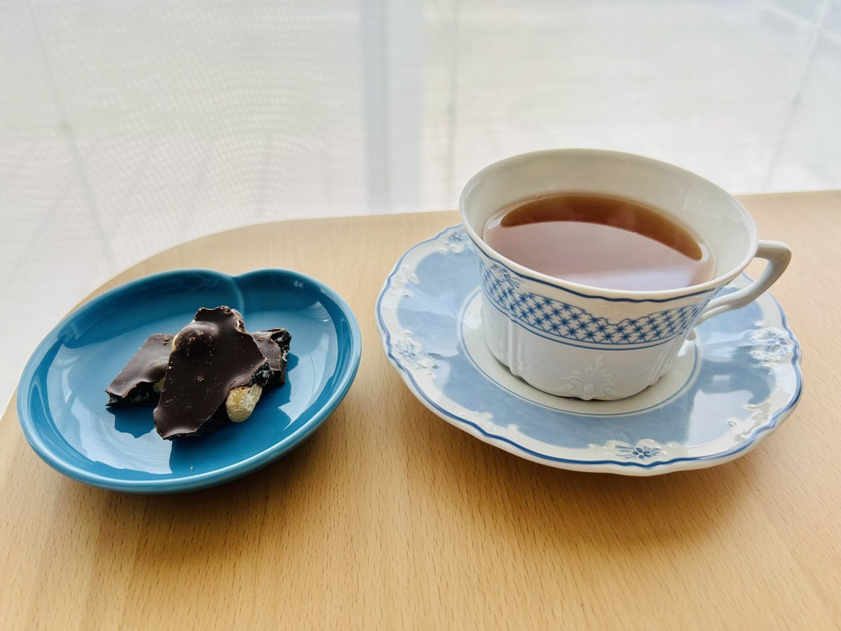 今日も今日とて。
久々のホットのアールグレイ🫖
今日はイギリスの紅茶の日らしいので飲めて良かった👍やっぱり紅茶は良いねえ
#茶好連 #木漏れ日のお茶会