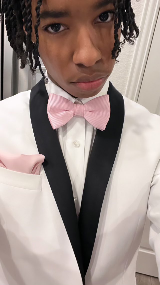 mvttel's tweet image. MY BABY LOOK SO GOOD FOR PROM #ITSLEVELS