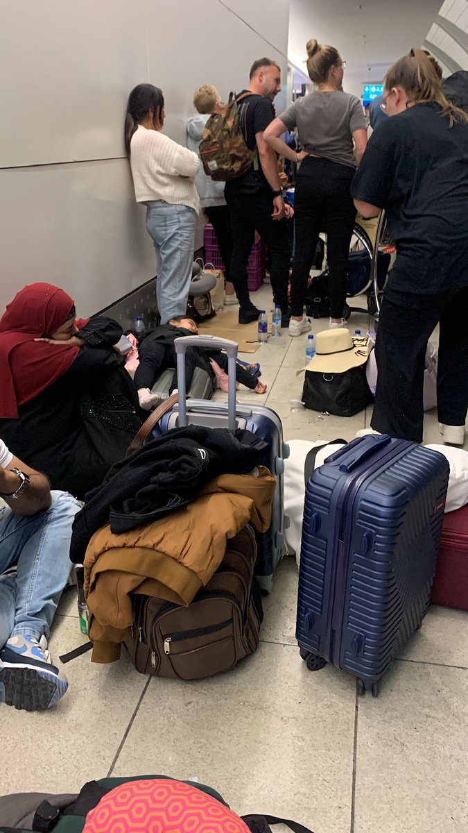caramelmouw's tweet photo. @DXB Yes, looks like the video. We were stuck here for 3 days with the minimum of services. The only way to leave this airport was to queue at the connections desk for more than 10 hours. No informations, no food, no hotel, no help, no responses, no empathy, just 3 bottles of water. https://t.co/2wHrKhrBIS