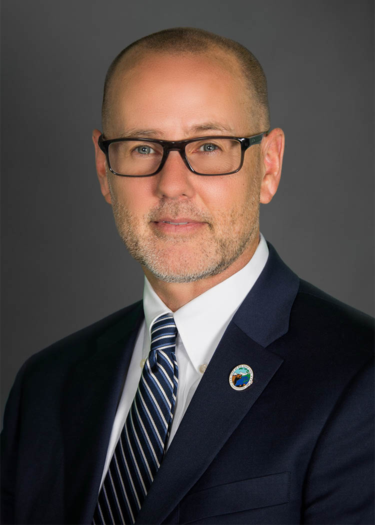 MountMatters's tweet image. In this bonus cast,  we sit down with City of Big Bear Lake three-term councilmember and two-time mayor Randy Putz. We discuss his background, how he came to call Big Bear Valley home, his views on the biggest challenges facing the city, and more. buzzsprout.com/1984763/149247…