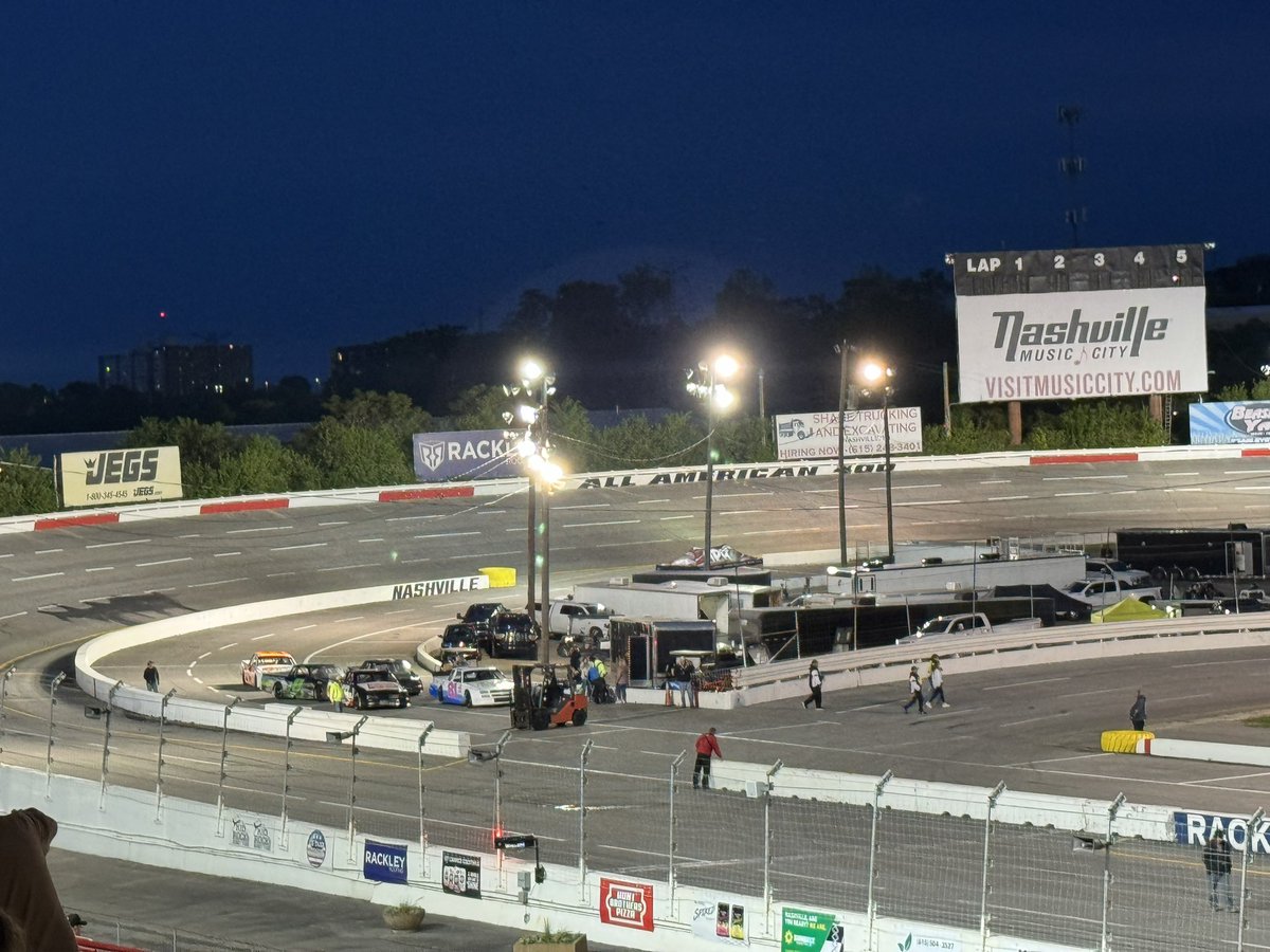 NewMarketMauler's tweet photo. @Kenny_Wallace #Jegs #SupportYourLocalTrack https://t.co/9R1eS5Ioc4
