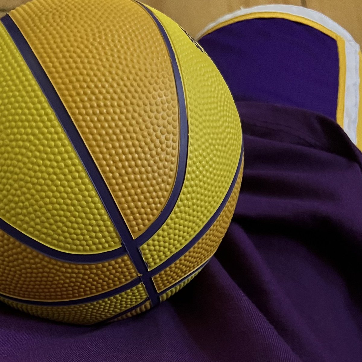 manilyn_reynes's tweet photo. Let’s go LAKERS!!! 🏀💜💛👍🏻👏🏻💓#AnthonyDavis
#LebronJames
#AustinReaves
#DAngeloRussell
#RuiHachimura
#JarredVanderbilt
#MaxChristie
#TaureanPrince
#ChristianWood
#GabeVincent
#JaxsonHayes
#CamReddish
#JalenHoodSchifino
#MaxwellLewis
#ColinCastleton
#SkylarMays
#DylanWindler https://t.co/VaIy2kSDRn