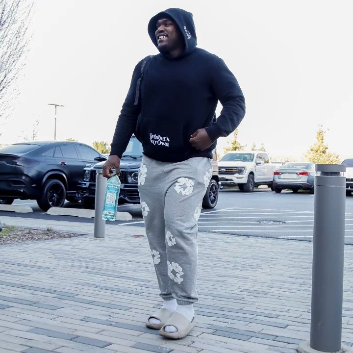 Chicago Bears (OL) Ja’Tyre Carter from Southern University arriving at Halas Hall for the team's voluntary offseason program