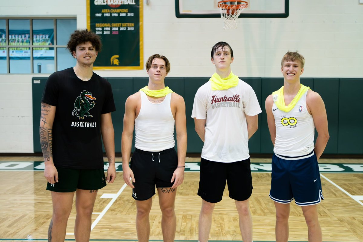 Pro1Basketball's tweet image. Highly ranked practice squad! 

Many thanks to these Alums helping get our 17u ready for @UANextBHoops Session I next weekend! #ProOneFamily

#ProOneBasketball | #BeOne