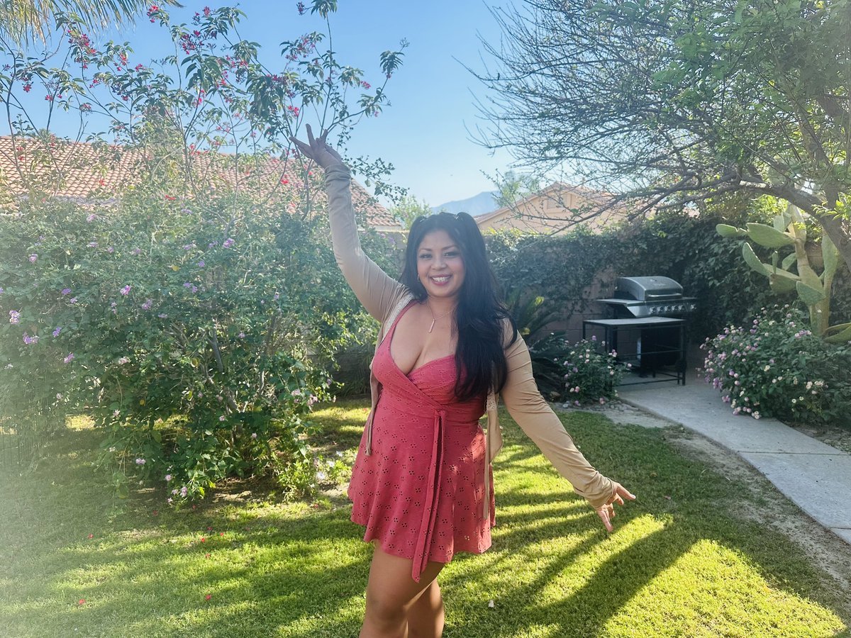 Fueled up and ready for Coachella Festâ€¦â€¦in my backyard ðŸŒ¸ðŸŒ¿

desertgem.net

avon.com/brochure?rep=a…

#business #womanowned #businessowner #notarypublic #mobilenotary #coachellavalley #greaterpalmsprings