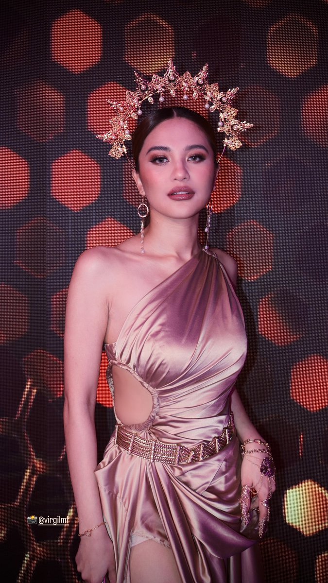 opm_spotify's tweet photo. #RegineRocksTheRepeat 3-peat!!!

Thank you Mama @reginevalcasid for understanding #JulieAnneSanJose due to emergency health risks. We were all scared by the news as we know how professional @MyJaps is and she is not a type of person who easily quits.

Sana may 3rd night po soon! https://t.co/u8ofI2a0Q0