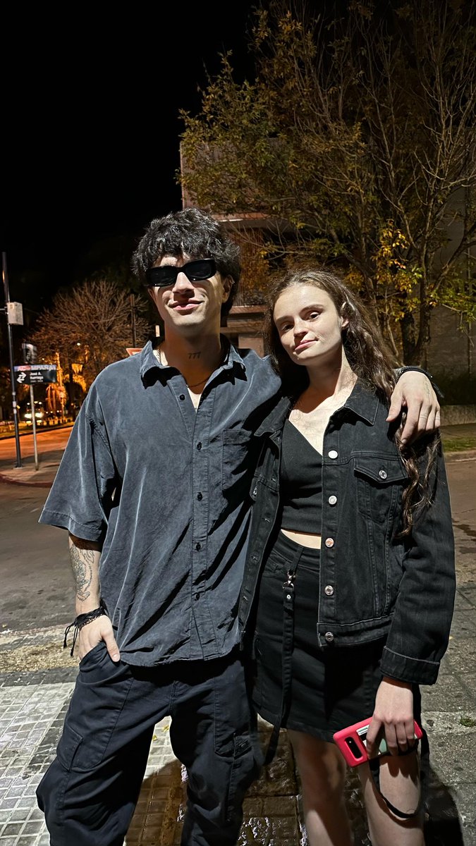 Ceci01_JS's tweet image. Ay esta estaba más fachera bueno yafue re pesado el pibe este pidiéndome fotos jsjsjsjs un re pedo tenia y él lechuga como un fresco