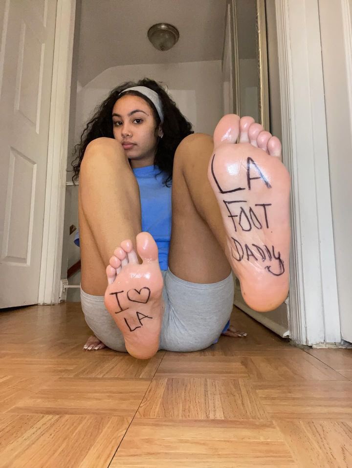 footkingla's tweet photo. My Name looks good on her soles 💦💦🌊❤️🌴 https://t.co/nTF2VAvWOH