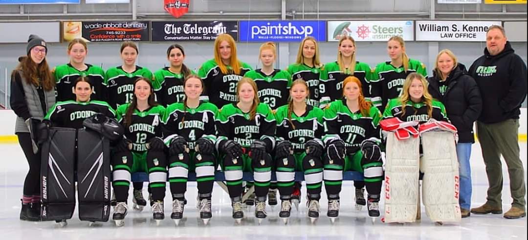 ODHigh's tweet photo. Our girls faught so hard but came up short in overtime. Thank you to the @RNFLDRHockey for a fantastic tournament! Congratulations to our 3 time League Champions- what a season! #SoProud #PatriotPride #BleedGreen #GoGalsGo @NLSchoolsCA @ODHockey @ODAthleticsNL @RNFLDRHockey https://t.co/lW2UEmk5uv
