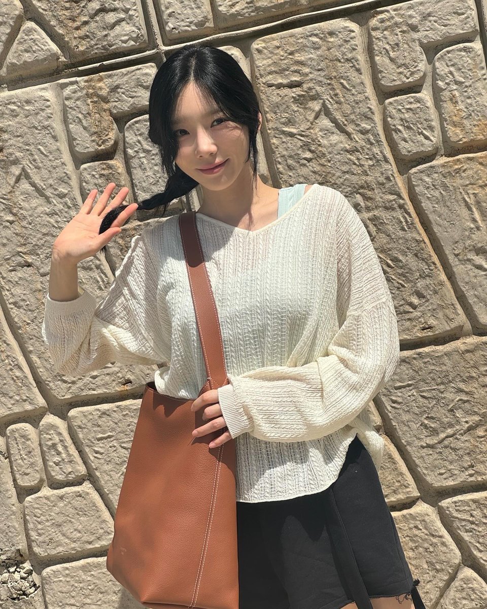 309KTYSS's tweet image. 👑 Taeyeon ranks #2 on Girl Group Members Brand Reputation Rankings for April 2024 ⭐️💜

🔗 brikorea.com/bbs/board.php?…

#태연 @TAEYEONsmtown