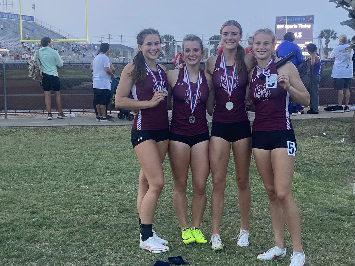 DavenportWolves's tweet photo. Girls 4x400 finishes in 2nd place! Great way to finish the Regional Track Meet! State Bound! We are proud of you.🐺#BTP https://t.co/cz5UU4OCyU