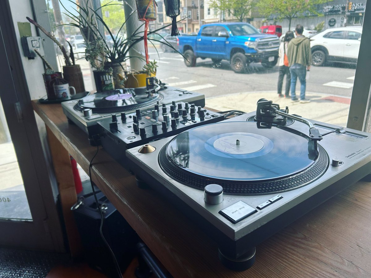 millertodda's tweet photo. Happy RSD. Had a great time playing @MilkcrateCafe today https://t.co/rLsfN52KFr