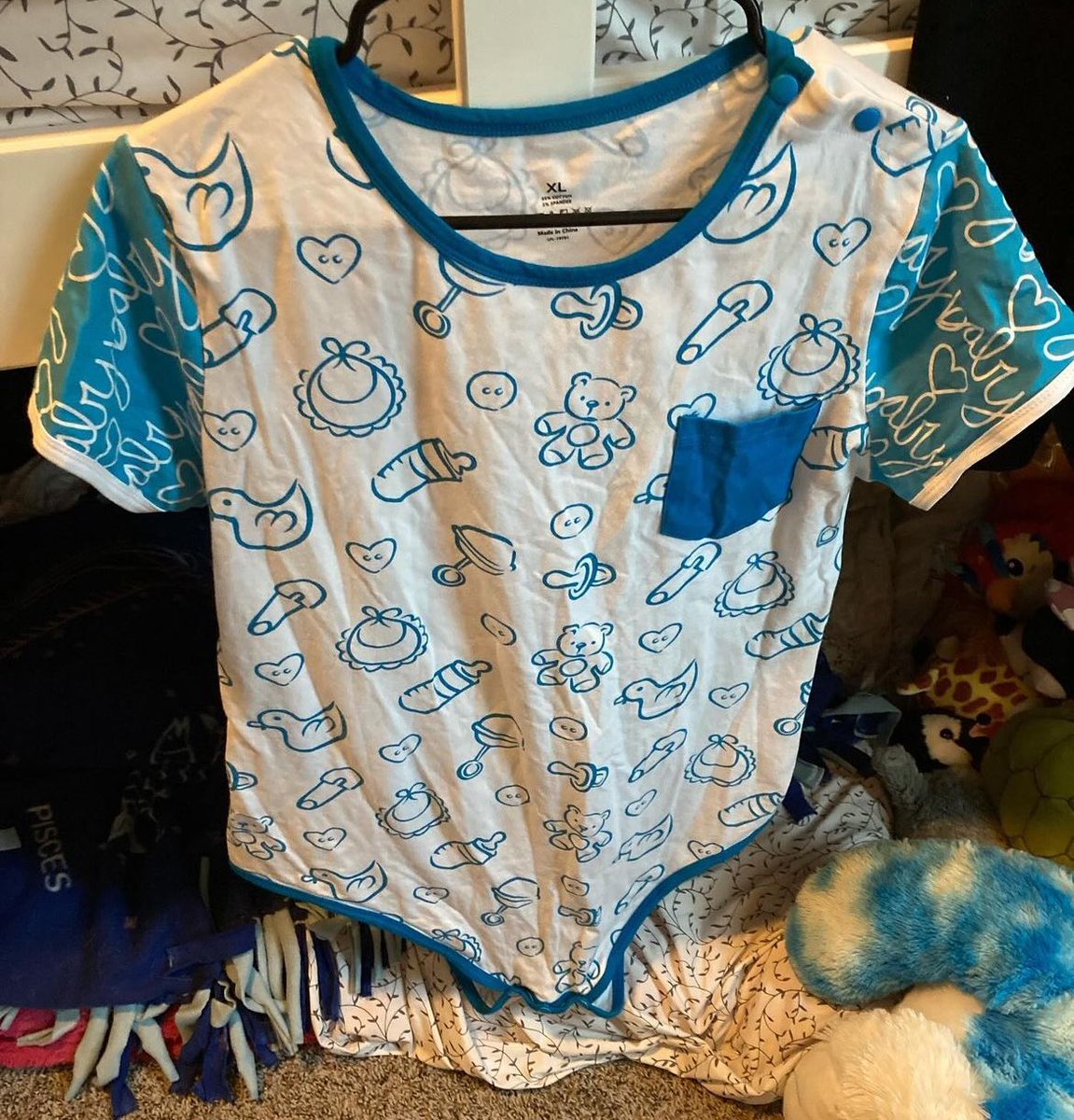 LittleToots1's tweet photo. Hi everyone!! My friend over on instagram is trying to sell these onesies!! There’s nothing wrong with them, he just doesn’t like the fit of them,, if you’re interested dm me and I’ll get you in contact
https://t.co/aHfhKxQoK0 https://t.co/0iQuiDJIJA